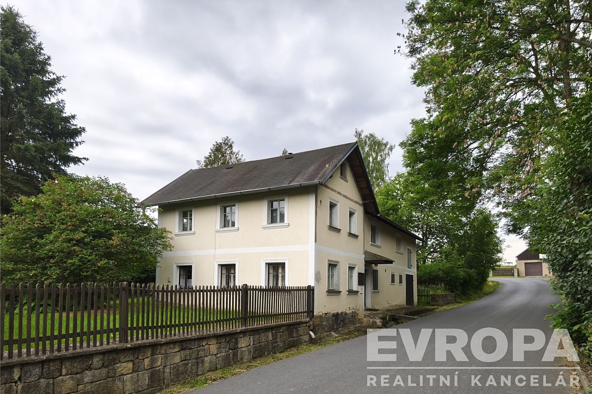 Prodej rodinného domu 203 m², pozemek 1175 m²
